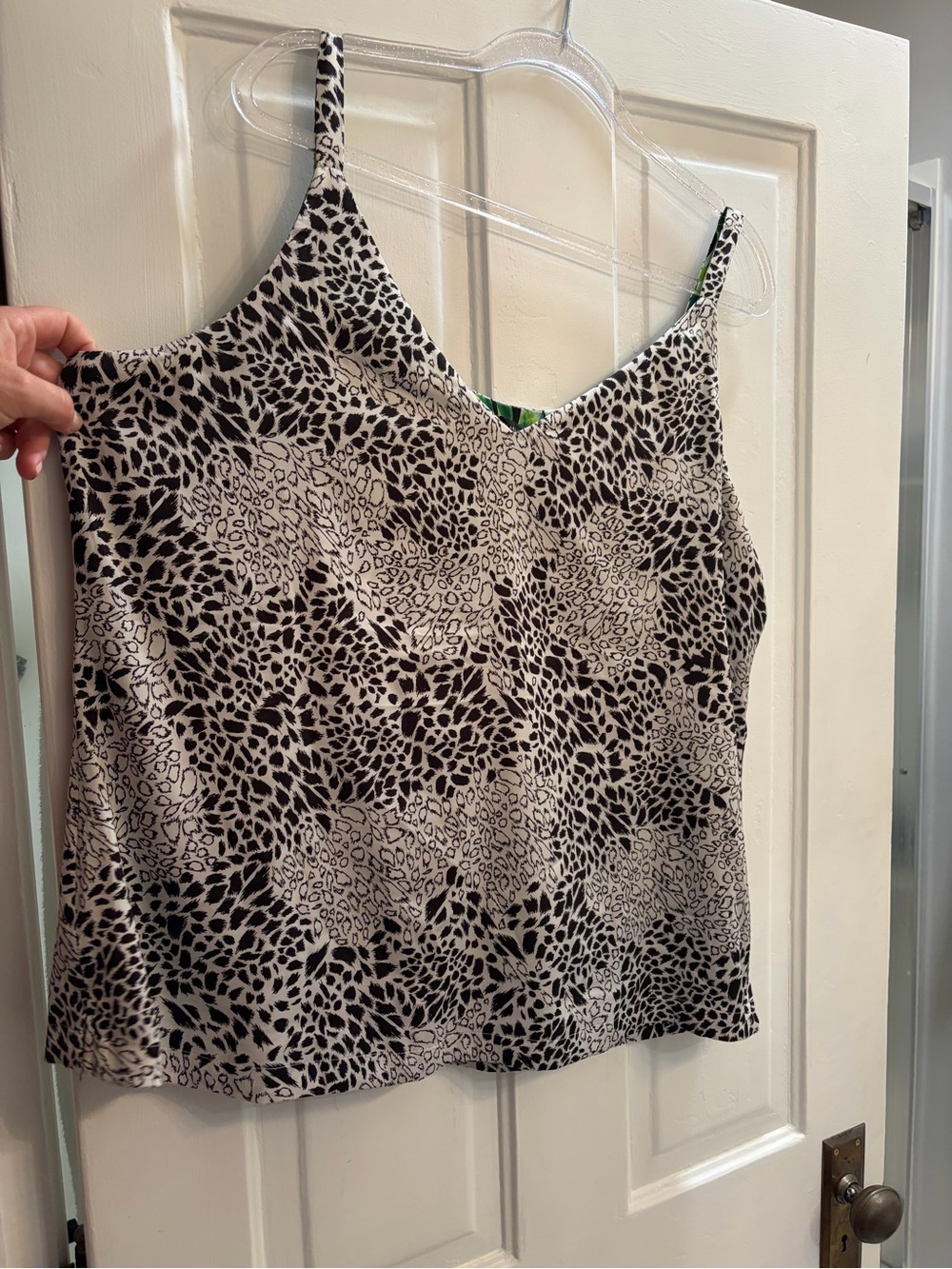 White House Black Market Green Animal Print Silky Reversible Cami Tank XL pretty
